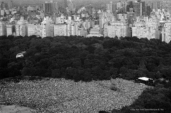 James Taylor playing in Central Park's Sheep Meadow in the summer of 1979. Officials said that more than 250,000 people attended. July 31, 1979 Sack 40105 NYTCREDIT: Marilynn K. Yee/The New York Times