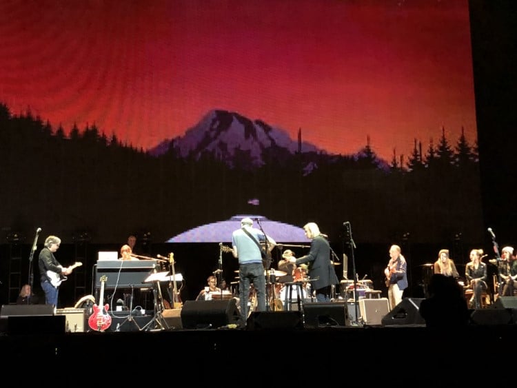Veterans day concert at tacoma dome